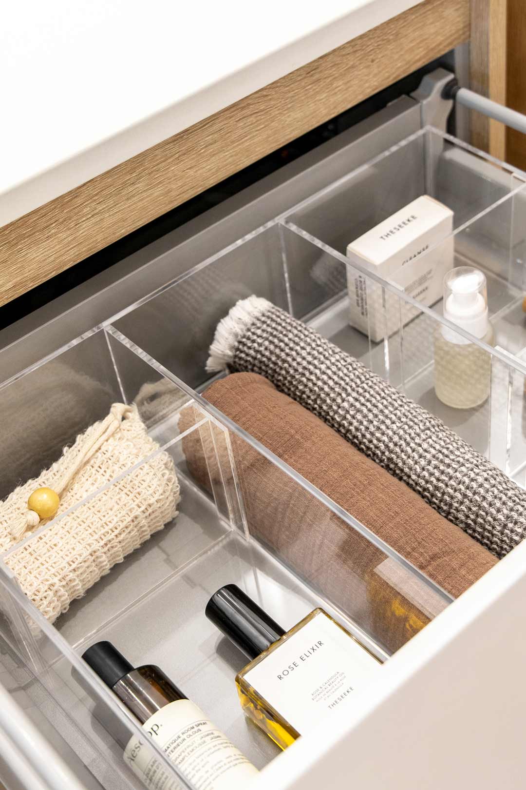 Bathroom organisation shop